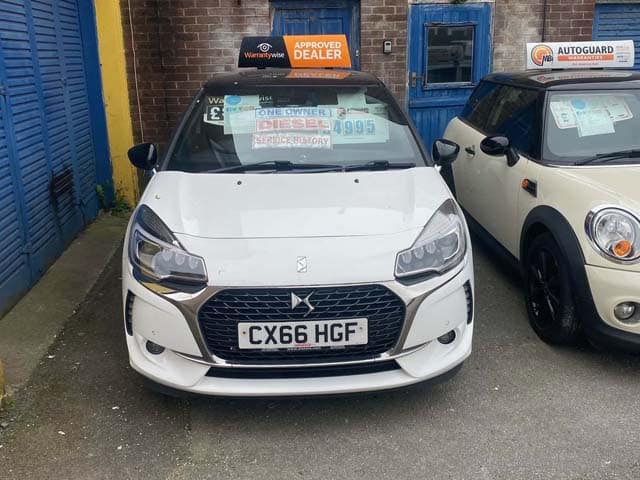 17/66 DS DS3 PRESTIGE BLUE HDI S/S