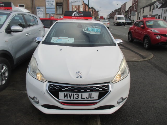 13 PEUGEOT 208 GTI THP
