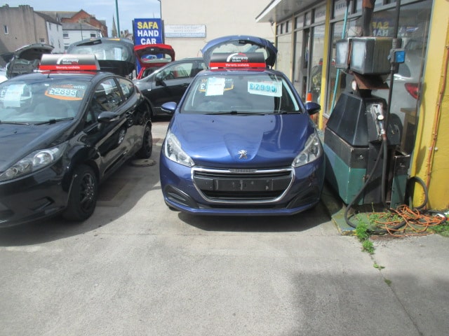 15 PEUGEOT 208 ACTIVE